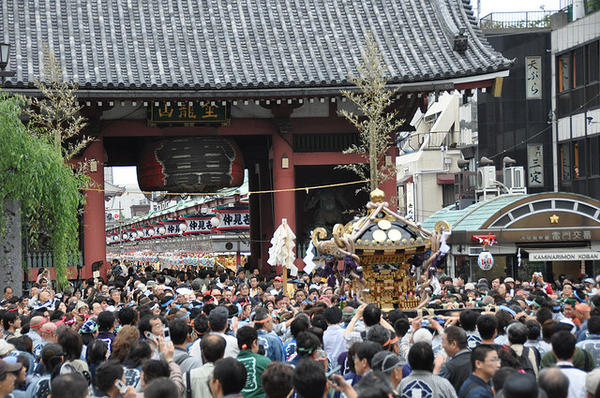  5月18日20日> 三社祭(东京都)